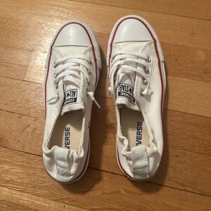 Size 6 White Converse Shoreline shoes.